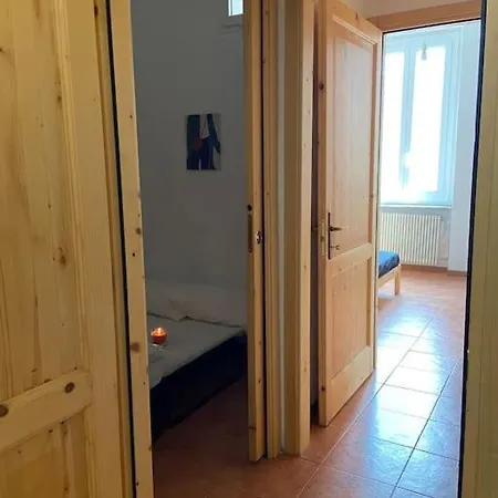 Very Cozy 2br,near Centrum Lägenhet Genua