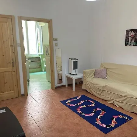 Very Cozy 2br,near Centrum Lägenhet
