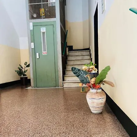 Very Cozy 2br,near Centrum 热那亚