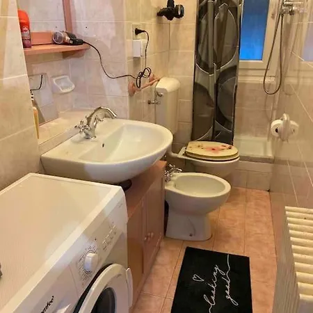 Very Cozy 2br,near Centrum 公寓